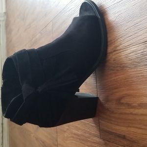 Black boot heels
